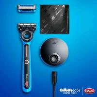 New Men's GilletteLabs Heated Razor Bugatti Limited Edition Shaving Kit Retails for over $200