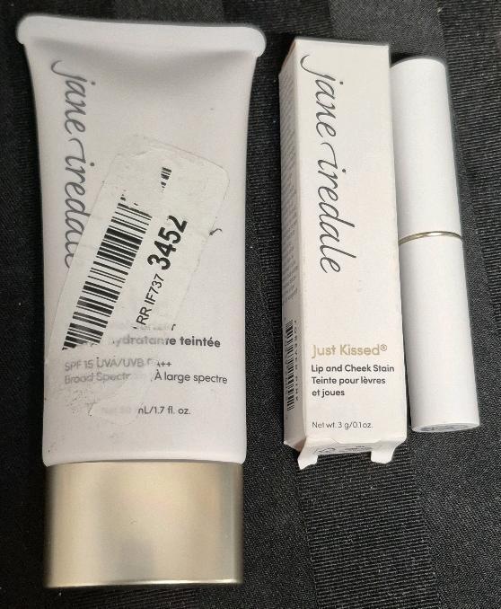 [See Desc] 2&times; Jane Iredale Beauty Products: Just Kissed Lip & Cheek Stain Forever Pink 3g and Tinted Moisturizer SPF 15 3L01-M.Light 50mL