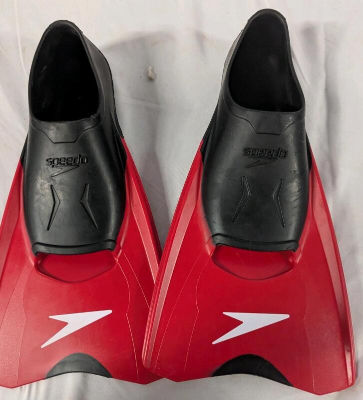 Size Men's 7/8 Speedo Switchblade Fin Flippers.
