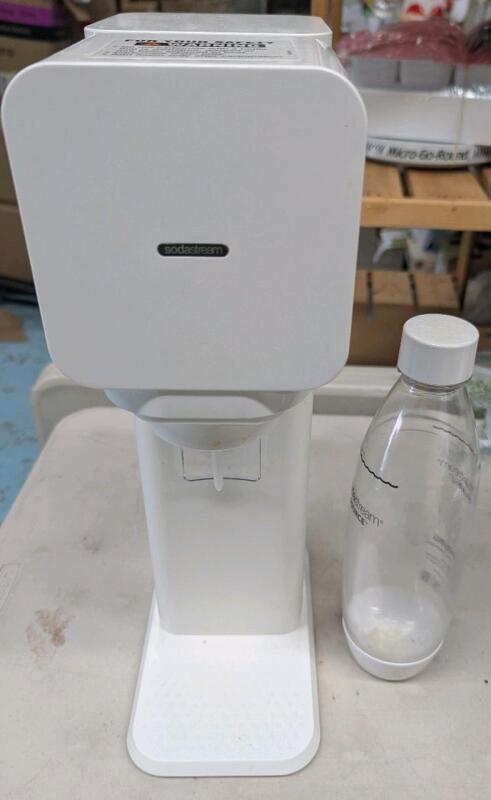 SodaStream Play Sparkling Water Maker with 1 Reusable Carbonating Bottle.