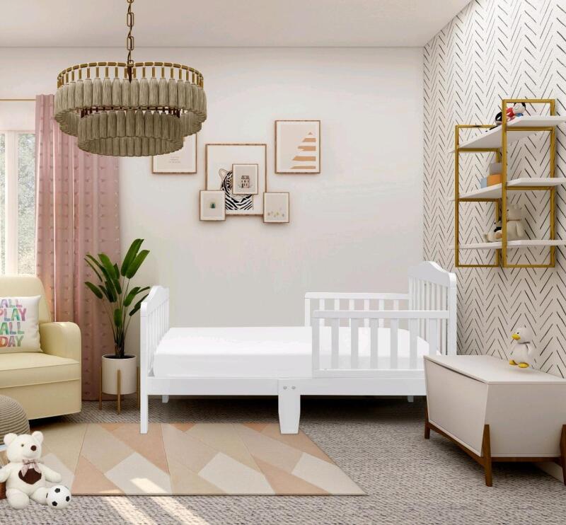 As New Lennox Furniture Toddler Bed Florence White. Matress Not Included. See photos for dimensions.
