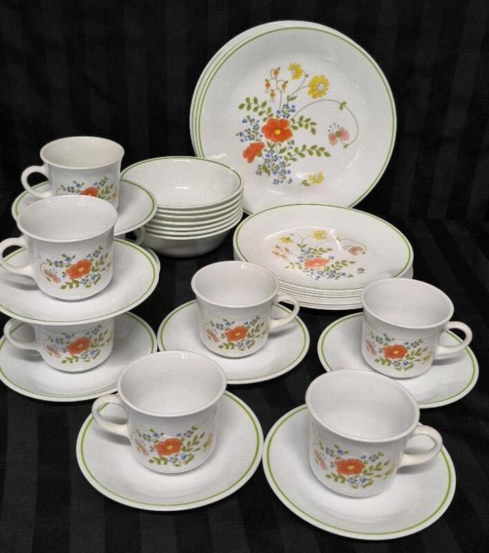 37 Vintage Corelle Dishes with Floral Pattern