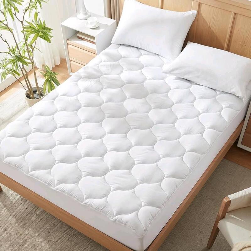 New Sealed QUEEN Size COSYBAY Fitted Mattress Topper / Mattress Pad, Stretches Up To 60" &times; 80"