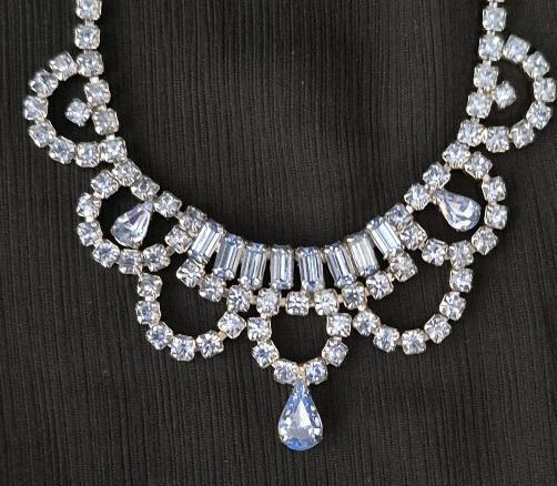 STUNNING Vintage Signed Weiss Skyblue Rhinestone Necklace 15.5" Long