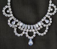 STUNNING Vintage Signed Weiss Skyblue Rhinestone Necklace 15.5" Long