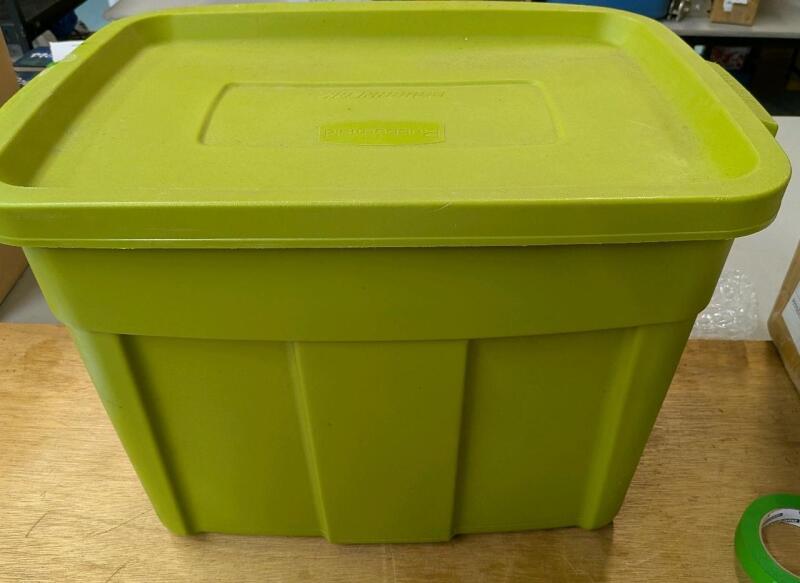 Rubbermaid Roughneck Tote. 15" by 16.5" by 24"