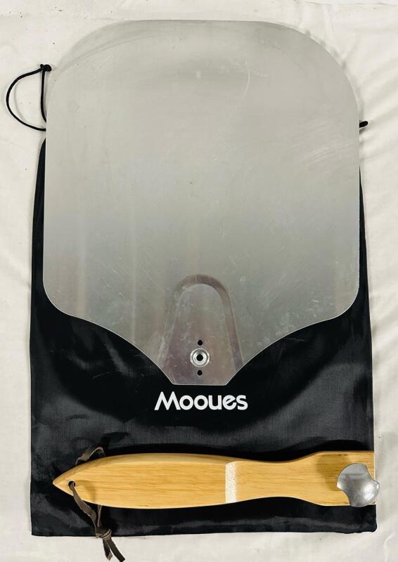 Mooues Pizza Peel in Branded Bag