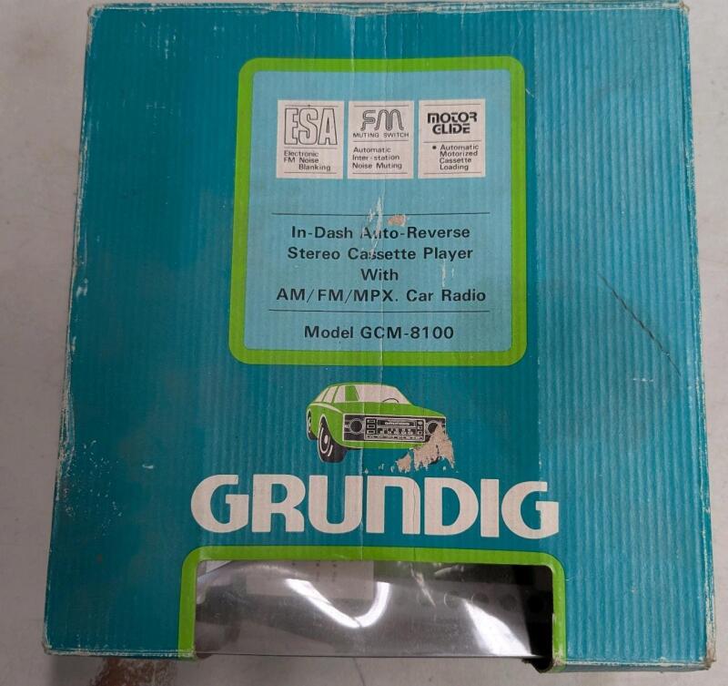 Vintage Grunding In Dash Auto-Reverse Stereo Cassette Player. GCM-8100.