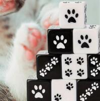 Perfect 10-Piece Resin Dice with Paw Print Pattern Unique 4 white / 5 Black .63&rsquo;&rsquo;