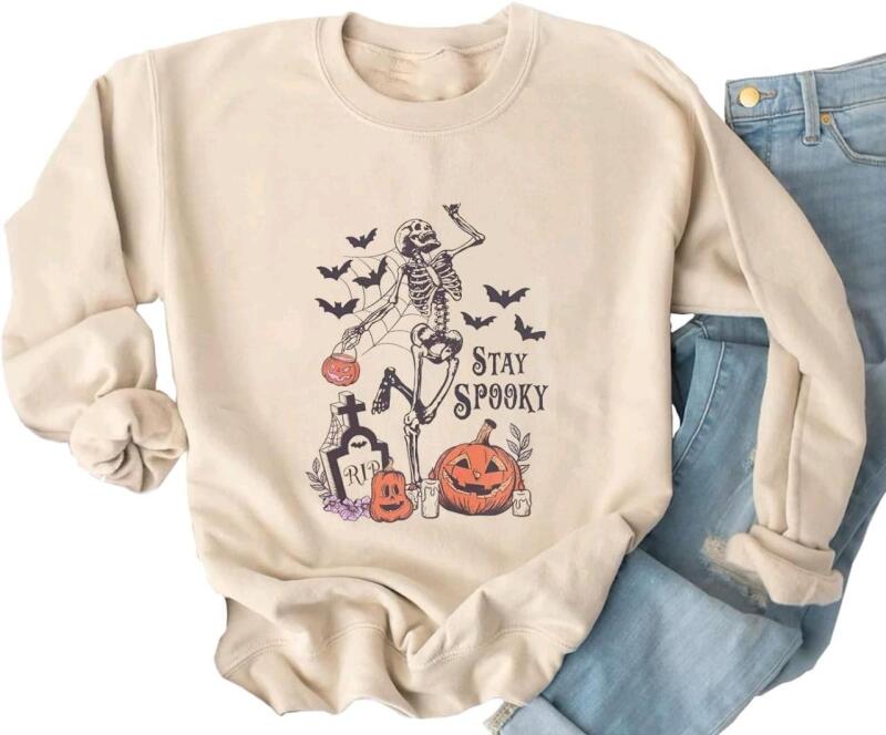 New Size Large Women's STAY SPOOKY Graphic Sweatshirt