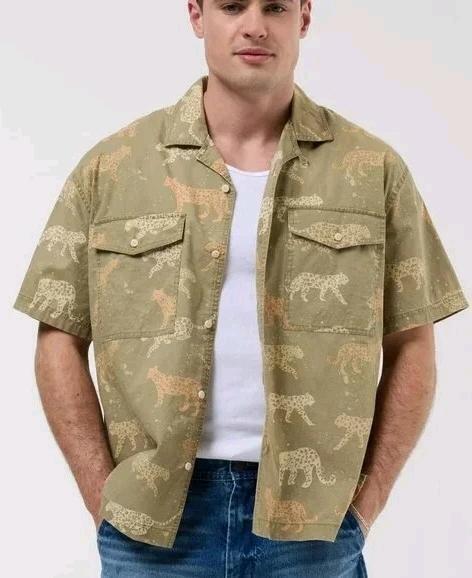 New Size Med Men's AMERICAN EAGLE Stretch Green 24/7 Stretch Safari Leopards Printed Button-up Poolside Shirt - Retails Over $50!