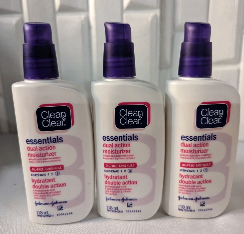 New Neutrogena Clean and Clear Essentials Double action Moisturizer 3 pack. 118ml Each