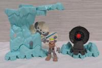Playskool Heroes Star Wars Galactic Heroes Echo Base Encounter playset w/ Like Skywalker figure