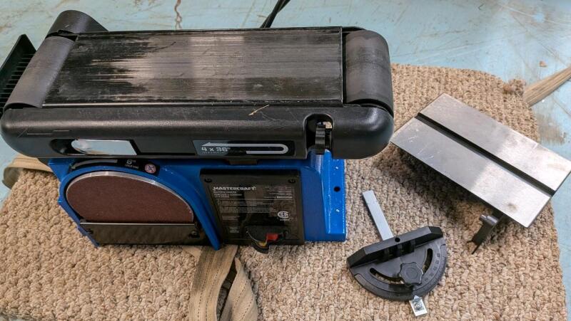 [See Description] Master Craft Belt/Disc Sander. In New Working Condition Retails for 260$