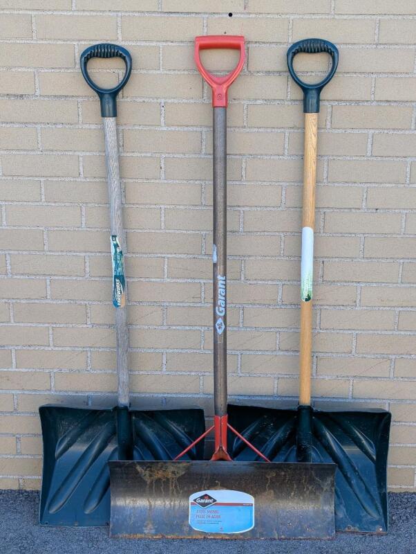 3 Snow Shovels, Incl Garant Steel Shovel, 52" Long Each