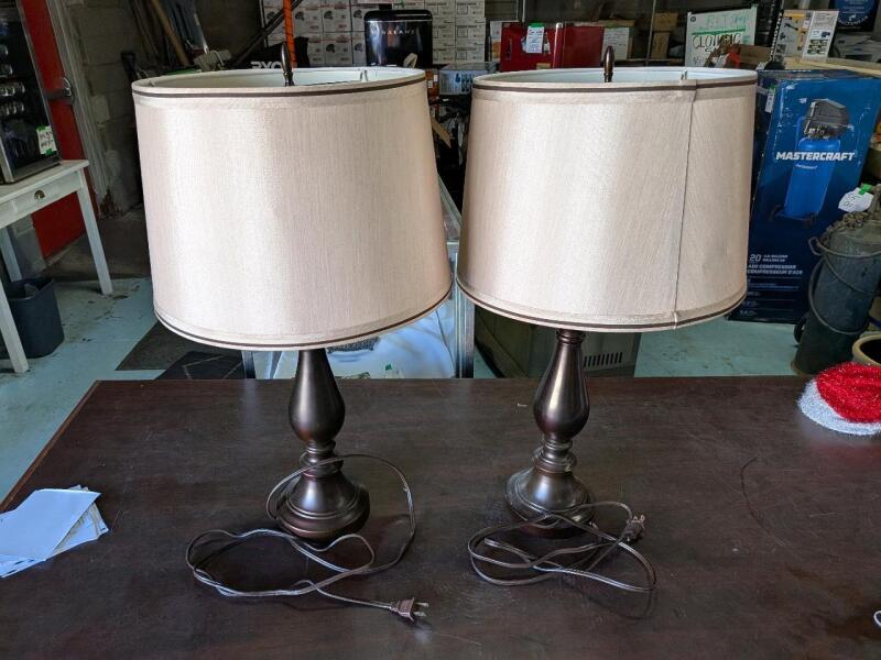 2 Table Lamps. 25" tall. Tested Working.