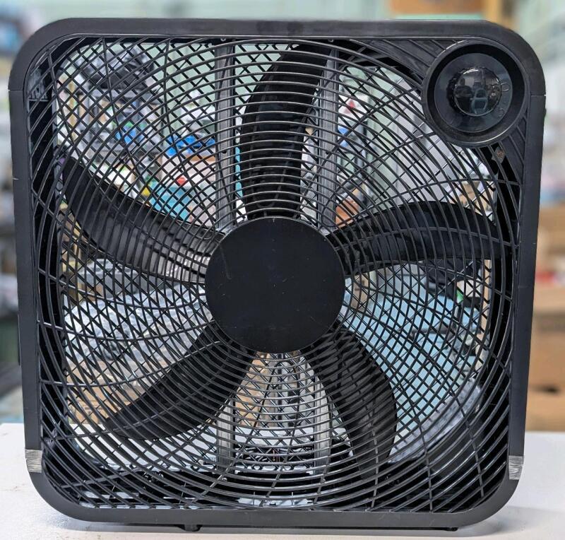 UTILITECH Pelonis 20" Tall 3-Speed Box Fan , FB50-16HBC, Tested For Power