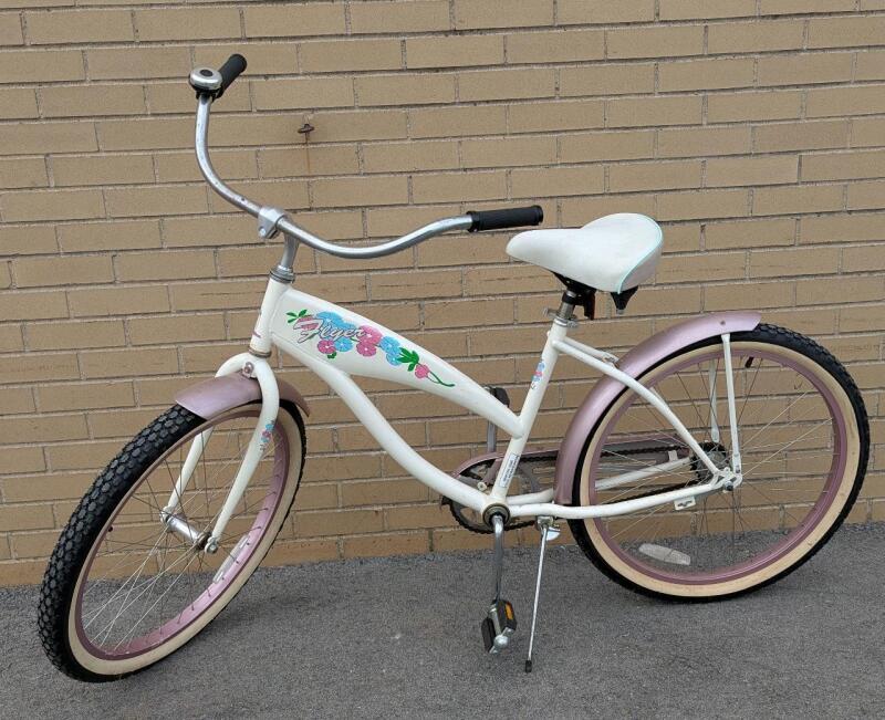Vintage FLYER Manhattan Cruiser Women's Single Speed Bicycle With Wide Seat, 40" To Top of Handlebars