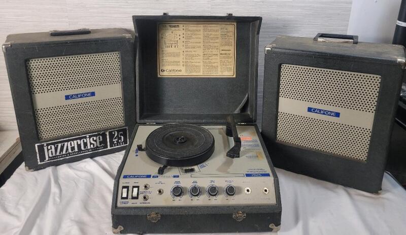 Vintage Califone 1925 Portable 4-Speed Turntable Record Player & Matching Speaker Combo . Tested Working