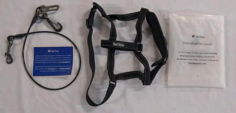New SatSun Dog Harness with reflective stitching, Large Dog, 33"