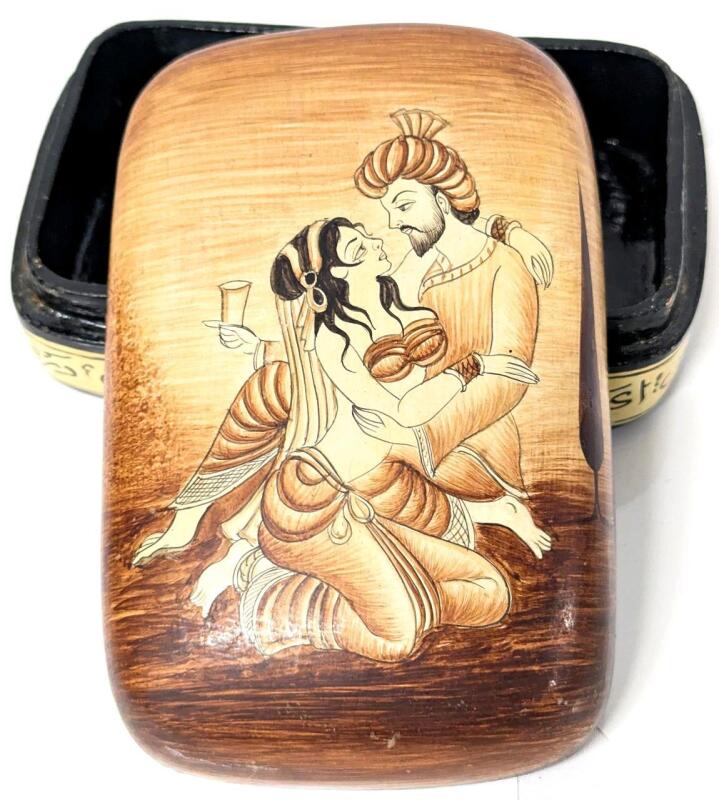 Vintage Kashmir Handmade MOSES CRAFT Dalgaye Srinagar (India) Lacquered Wood Mughal Trinket Box, 3.75" &times; 6" &times; 2.25" Tall