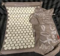 Spoonk Accupuncture Mat 16 by 25" with Case 22" Long