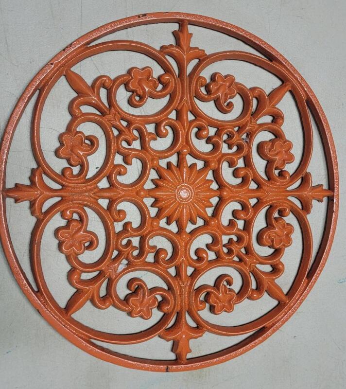 Cast Iron Garden Art Planter Pot Stand . Measures 16 &frac34; diameter