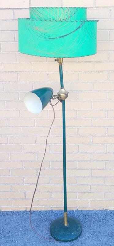Vintage 2-Lighr Livingroom Floor Lamp . Measures 60" tall . Tested Working