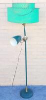 Vintage 2-Lighr Livingroom Floor Lamp . Measures 60" tall . Tested Working