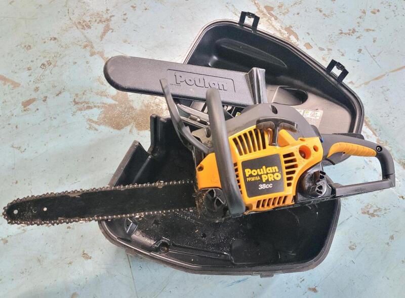 As Is - Poulan Pro 38cc Gas Chain Saw w/Case . Has Compression , No Gas . Untested
