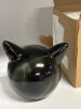 Luxury Hand-Carved Marble Texture Resin Black Cat Statue - Sculpture with Glowing Green Eyes, Elegant Marbled Style<br/>Approximately 3.5&rsquo;&rsquo; - 5