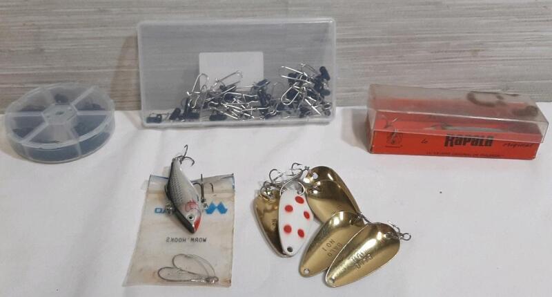 Lot of Assorted Fishing Hooks & Clips