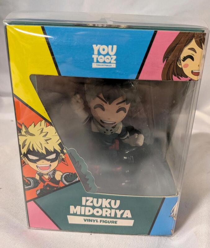 New Izuku Midoriya Youtooz Vinyl Figure. Figure is 4" Tall.