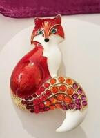 Lovely Rhinestone Accents Enamel Fox Brooch Approximately 1.75&rsquo;&rsquo;