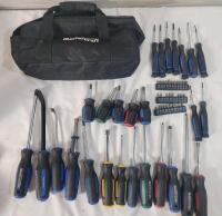 Mastercraft 30pc. Screwdriver Set w/Canvas Bag . Zipper broken on Bag