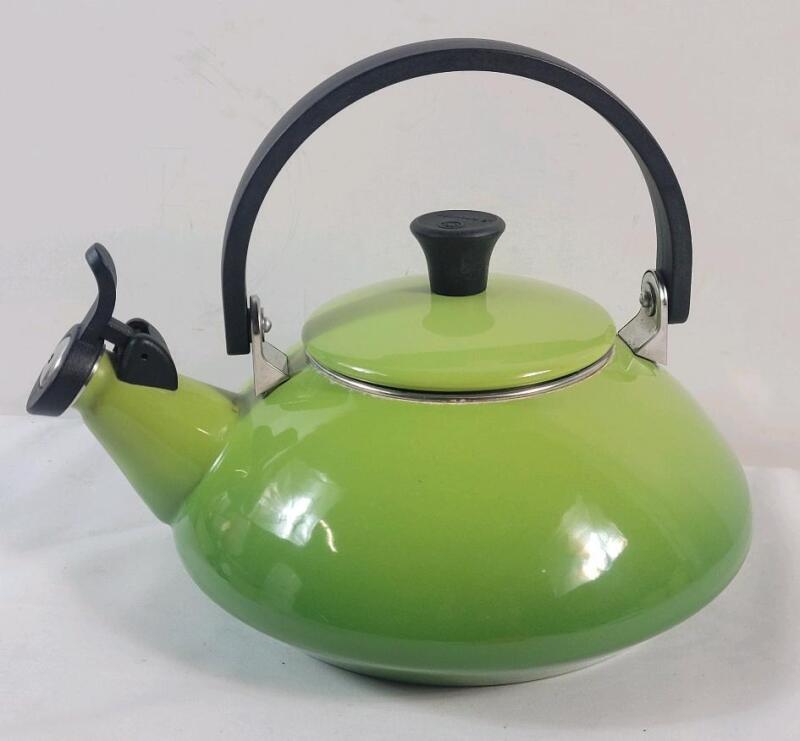 Le Creuset 1.5L Enamel Zen Tea Green Whistling Kettle .
