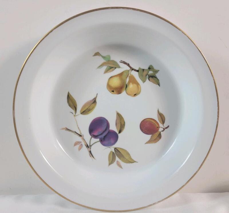 Royal Worcester Evesham Pie Plate . Measures 10.5" diameter . No chips or cracks , some minor wear to gold trim