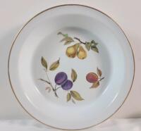Royal Worcester Evesham Pie Plate . Measures 10.5" diameter . No chips or cracks , some minor wear to gold trim