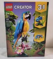 New - LEGO Creator 3in1 " Exotic Parrot " Build Kit , # 31136 . Sealed