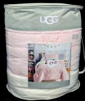 Full/Queen Size UGG Reversible Comforter Set, Comforter 90" &times; 92" & 2 Standard Pillow Shams 20" &times; 26" Each