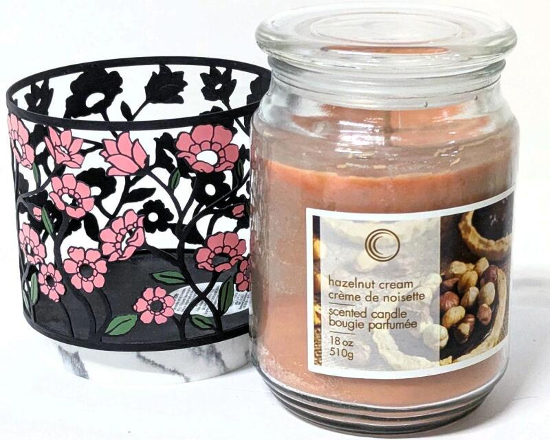 New HAZELNUT CREAM Scented Candle (510g) in BATH & BODY WORKS Pink Flowerbed Metal Candle Holder With Marble Base
