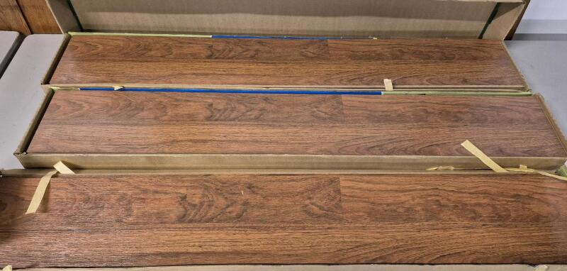 19 Pieces Brazilian Cherry Laminate Flooring 05REJ80045