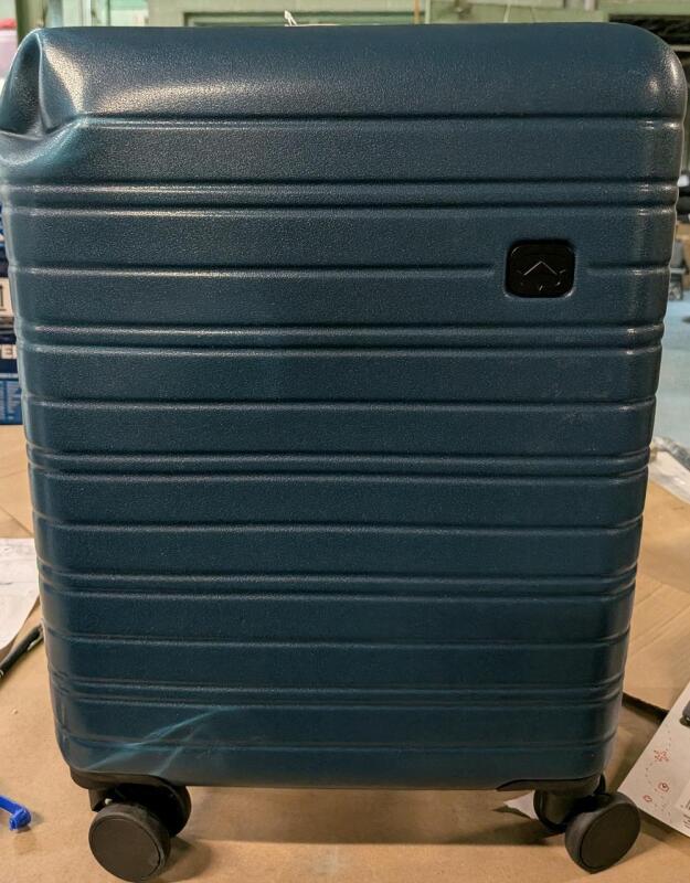 [As New with Damage] Outbound Hardside Carry-On Spinner Luggage Set with 3 Packing Cubes. Retails in original condition for $100
