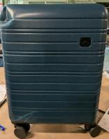 [As New with Damage] Outbound Hardside Carry-On Spinner Luggage Set with 3 Packing Cubes. Retails in original condition for $100