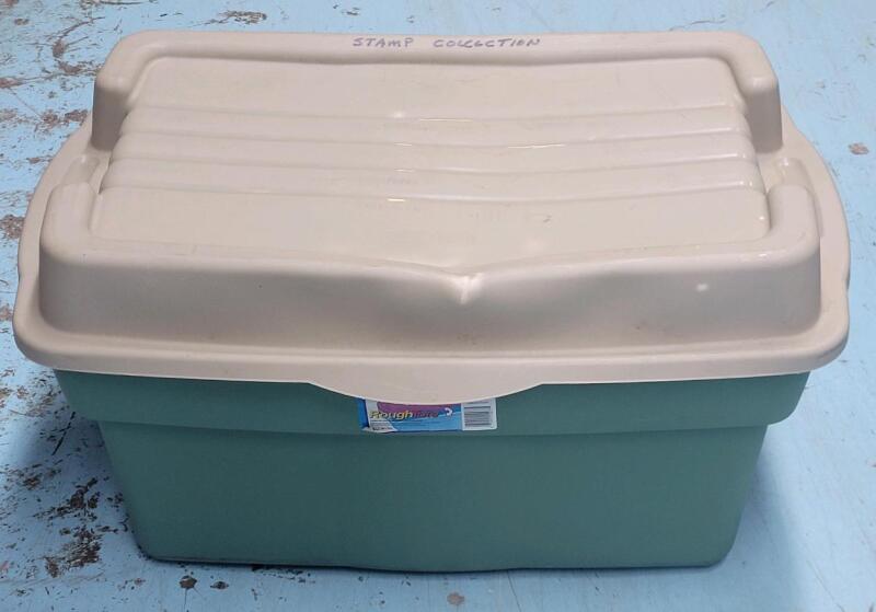 Rubbermaid RoughTote 114L Hinged Storage Bin .