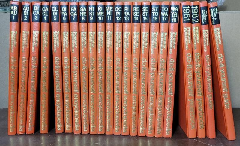 1979 Edition Popular Mechanics Do-It-Yourself Encyclopedia , 18 Volumes - Complete Set . Plus 1981 & 1982 Yearbook , Do-It-Yourself Materials & 500 Home and Shop Tips . 22 Volumes Total