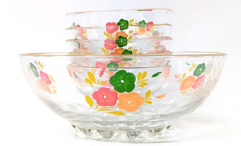 Vintage MCM Set of 5 Floral Design Bowls, 4.6" - 8.75" Diameter, No Chips or Cracks, Some Wear to Gilt Rims