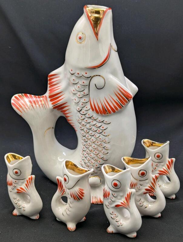 Vintage USSRWalking Fish Decanter & 5 Shot Glasses, 2.8" - 9.3" Tall, Small Chips in Base
