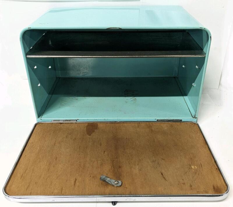 Large Vintage THE QUEEN LINE Bread Box By A.R. Lite Canada, 16.5" &times; 10.5" &times; 10.5" Tall