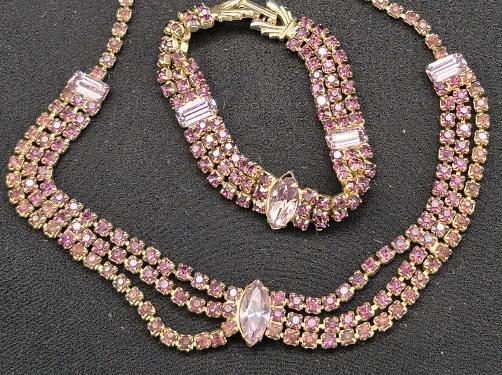 Beautiful Vintage Purple Rhinestones Necklace & Bracelet Set